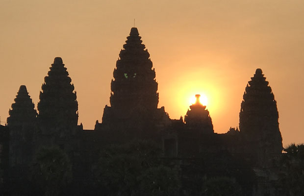 Angkor Jeep Tour with Sunset & Sunrise